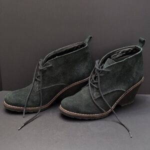 White Mountain Lambert Wedge Woman's Gray Leather Booties, Size M.